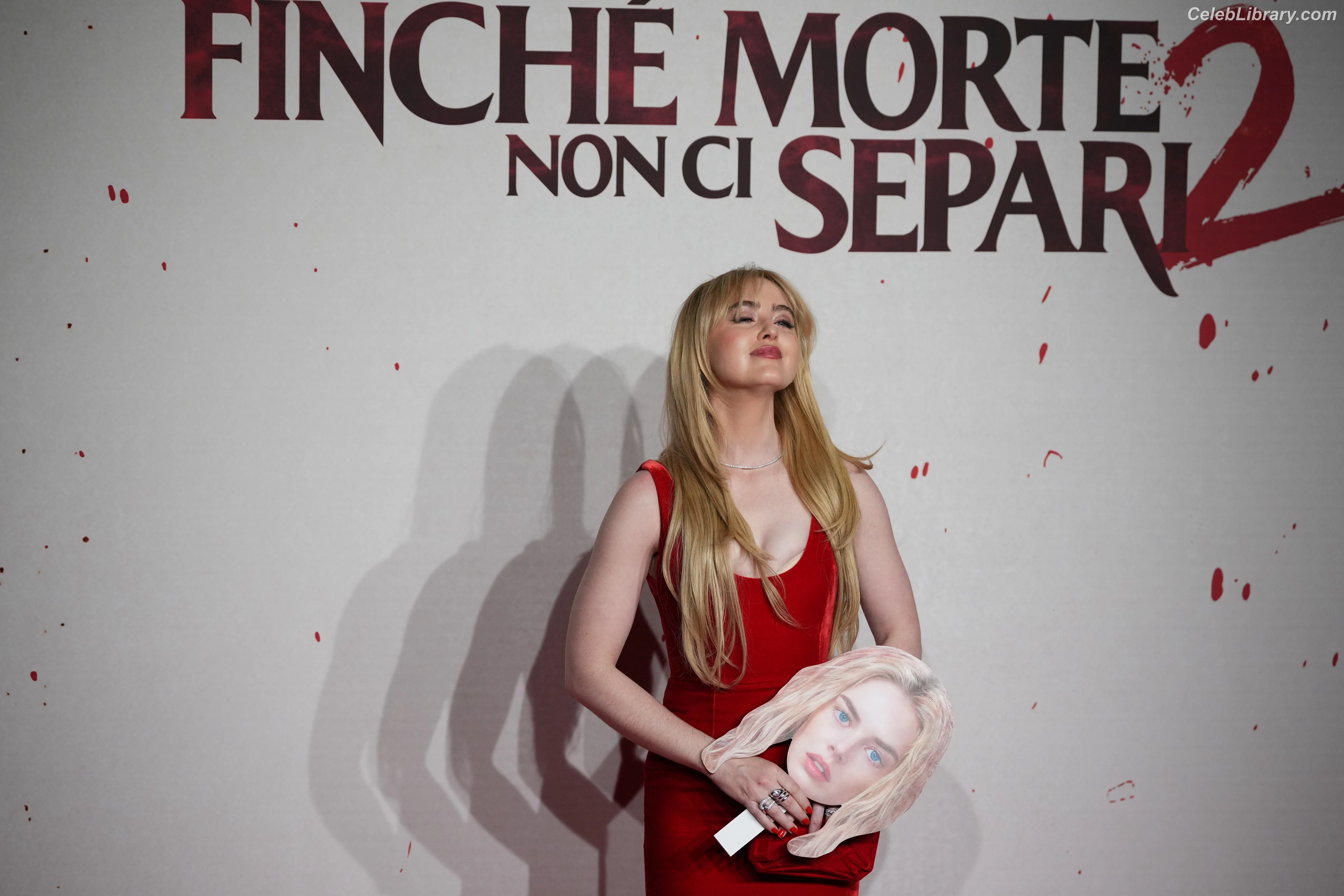 Kathryn Newton photo 1 of 1451