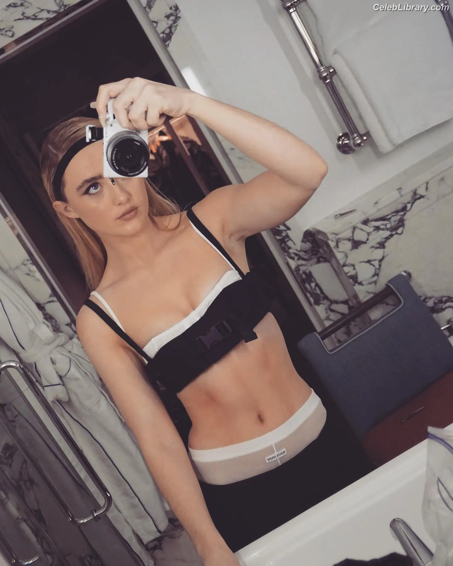 Kathryn Newton photo 7 of 1451