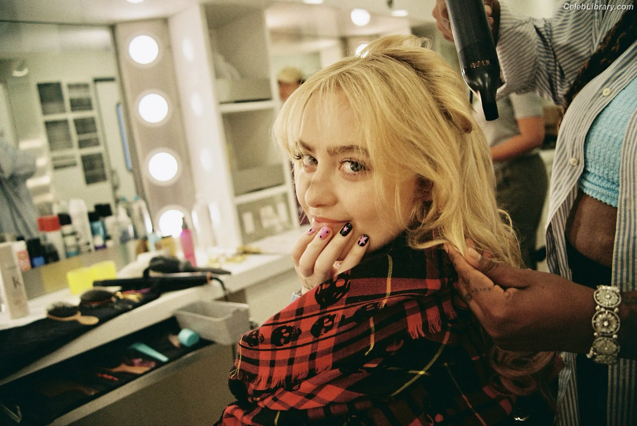 Kathryn Newton photo 16 of 1451