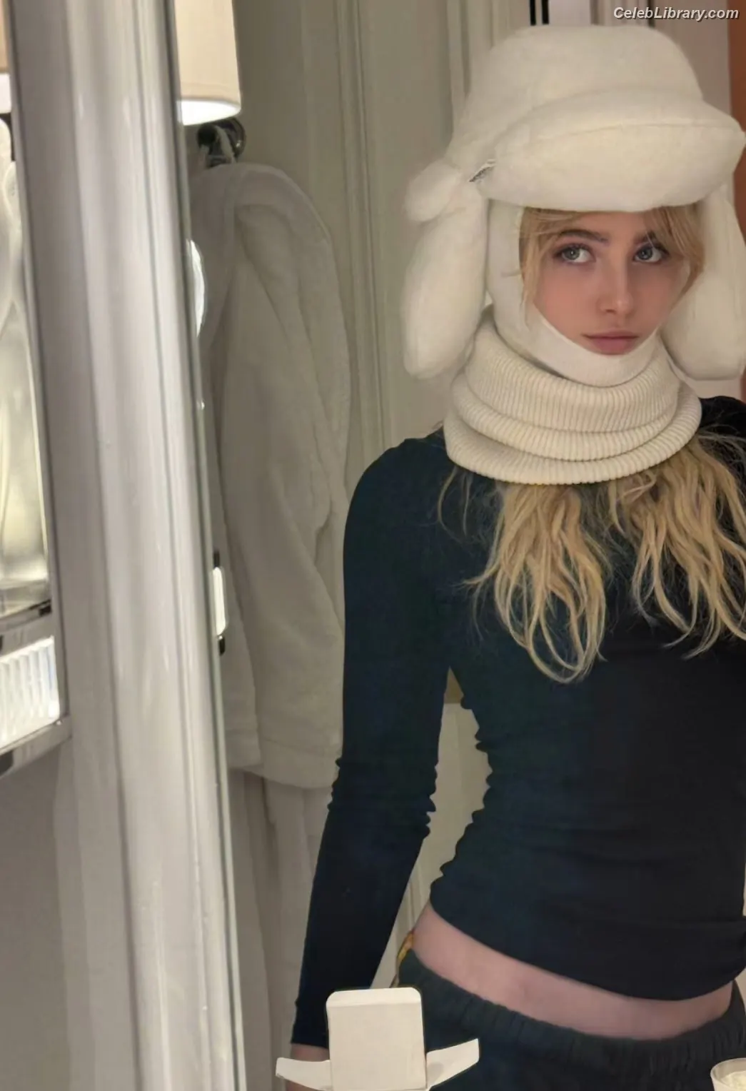 Kathryn Newton photo 1 of 1451