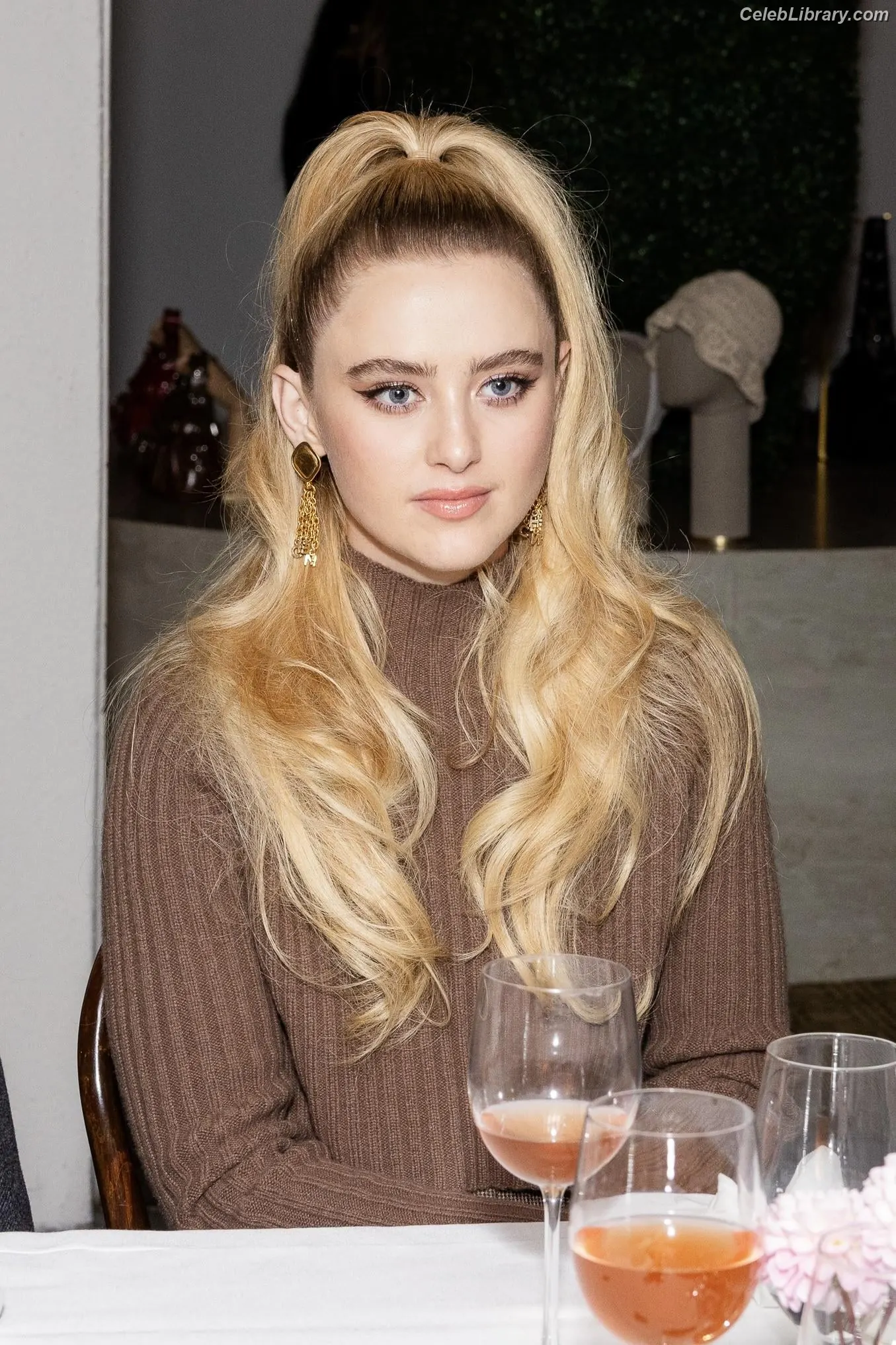 Kathryn Newton photo 14 of 1451