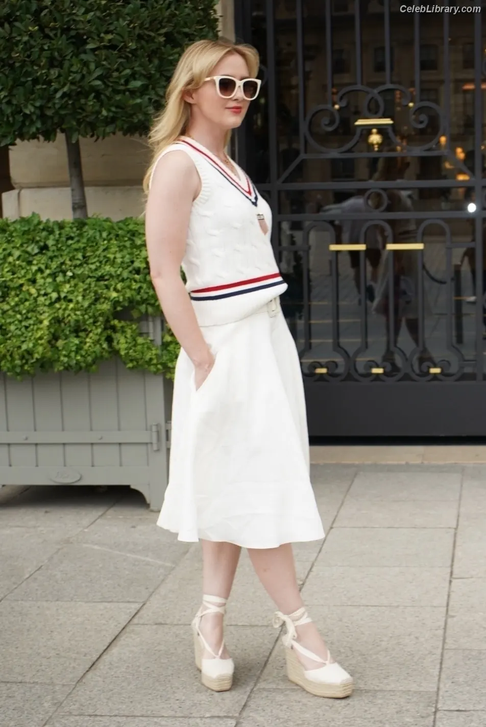 Kathryn Newton photo 21 of 1451