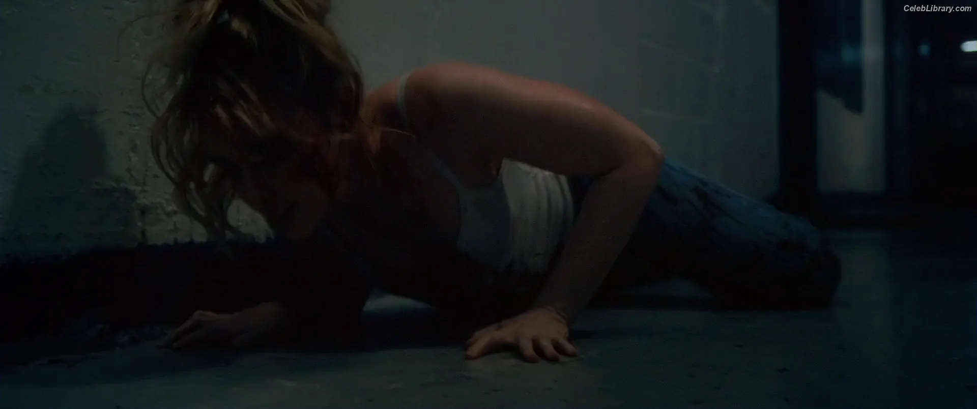 Kathryn Newton photo 16 of 1451