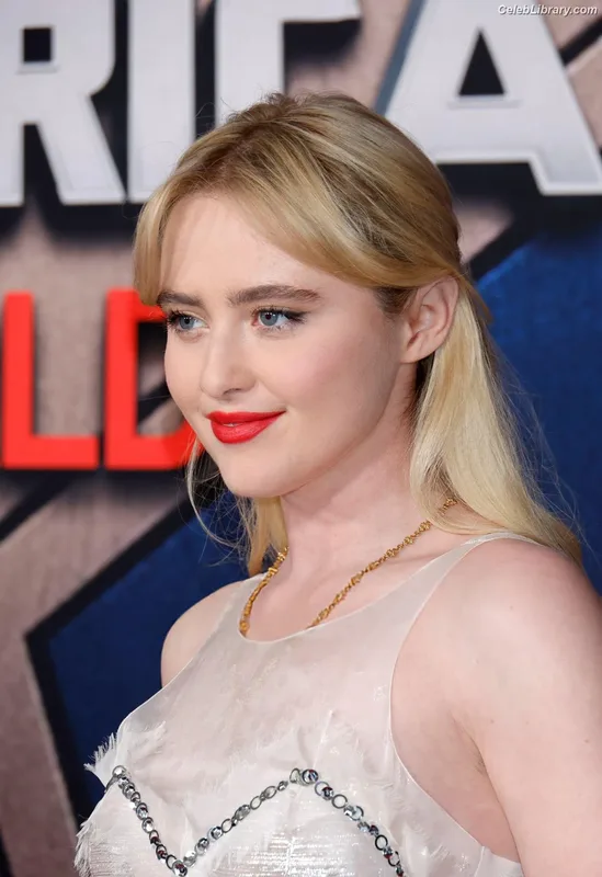 Kathryn Newton photo 3 of 1452