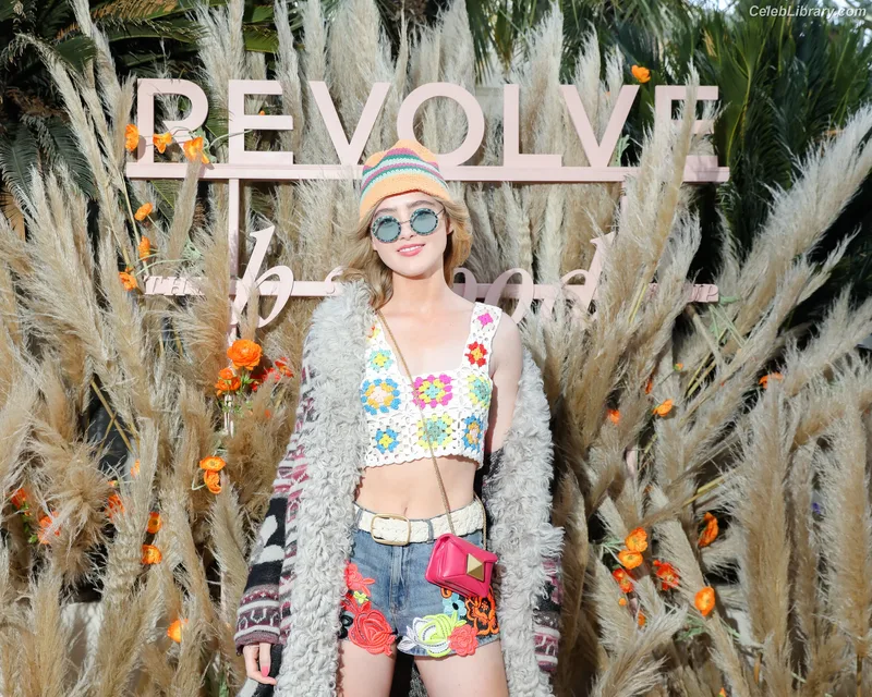 Kathryn Newton photo 9 of 1452