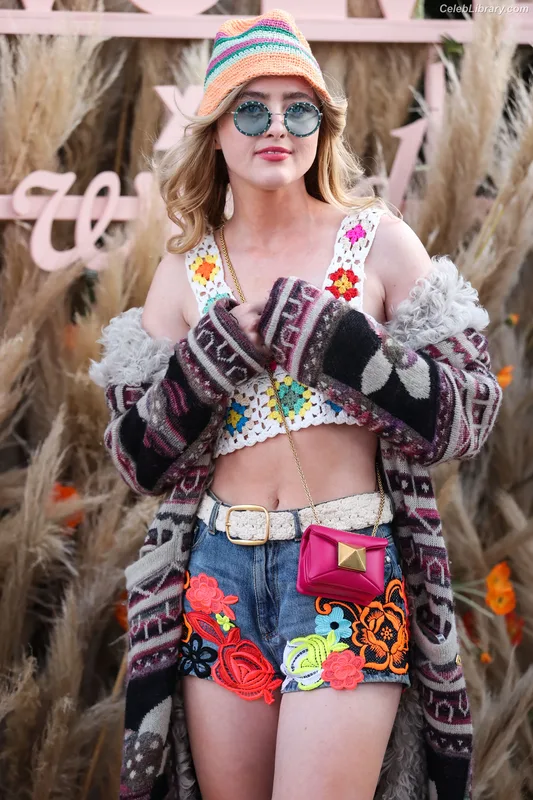Kathryn Newton photo 10 of 1452