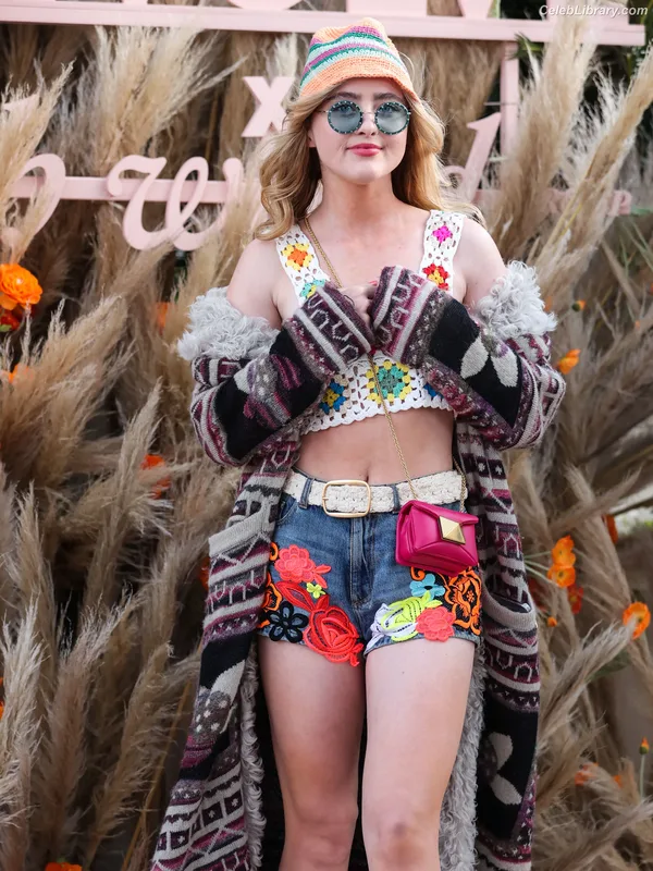 Kathryn Newton photo 16 of 1452