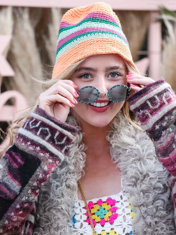 Kathryn Newton photo 4 of 1452