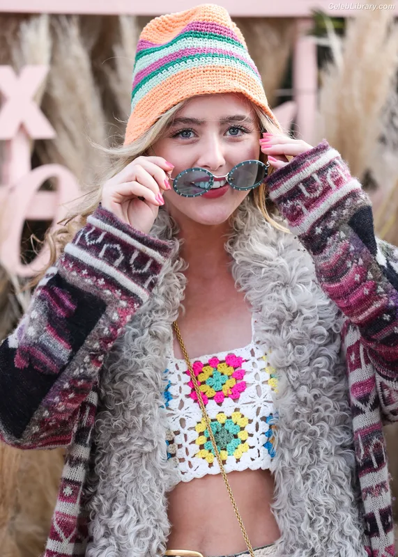 Kathryn Newton photo 5 of 1452