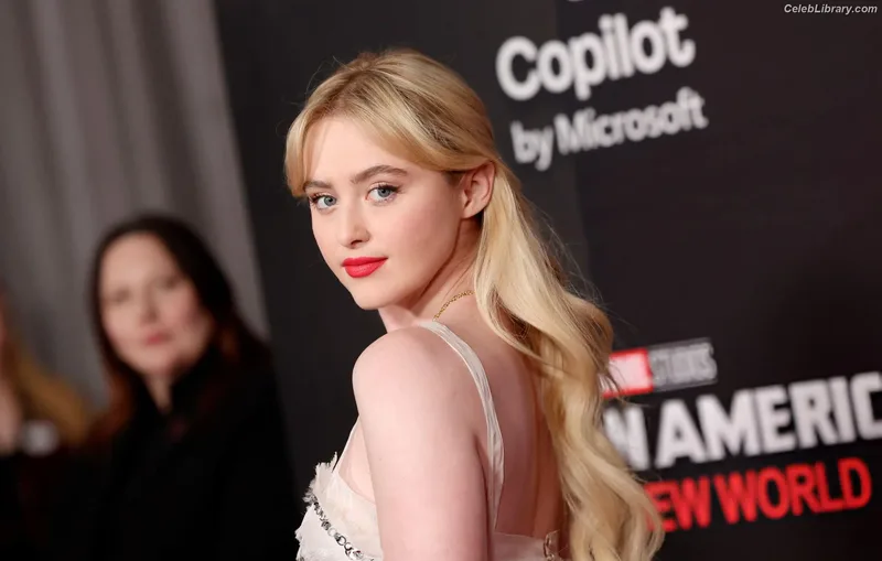 Kathryn Newton photo 6 of 1452