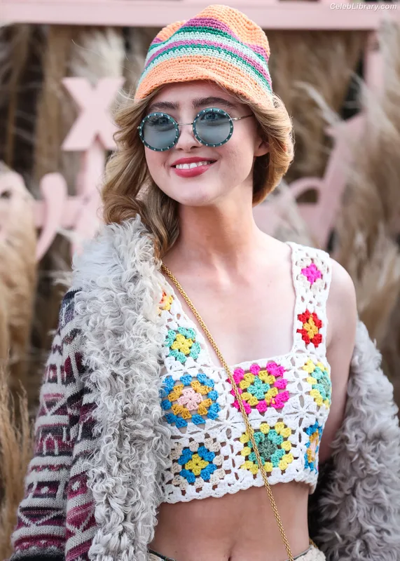 Kathryn Newton photo 8 of 1452