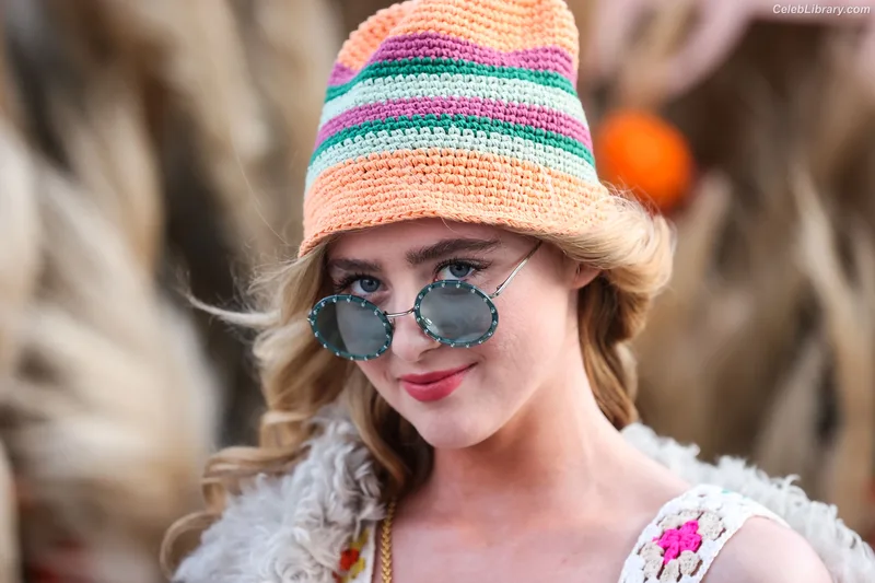 Kathryn Newton photo 9 of 1452