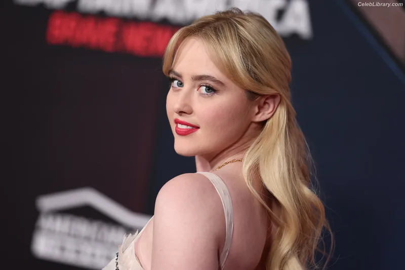Kathryn Newton photo 4 of 1452