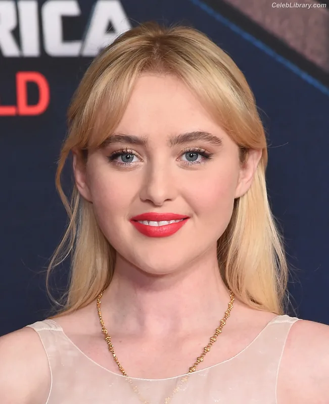 Kathryn Newton photo 13 of 1452