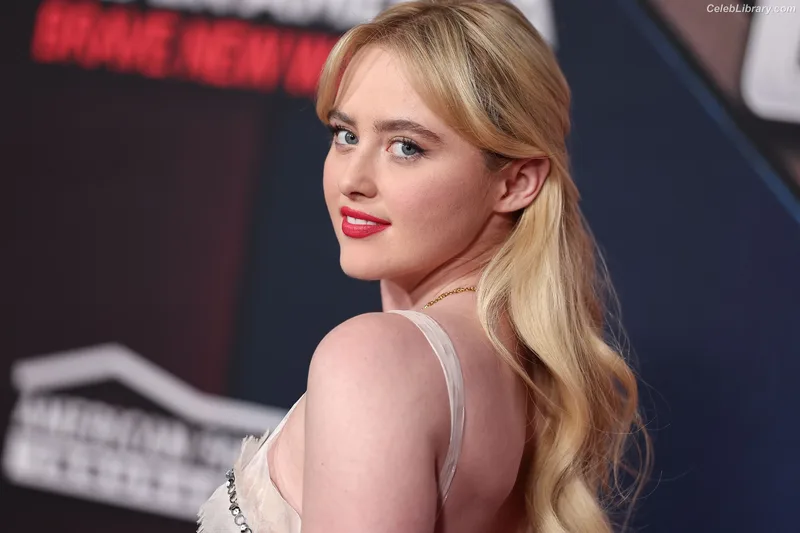 Kathryn Newton photo 3 of 1452