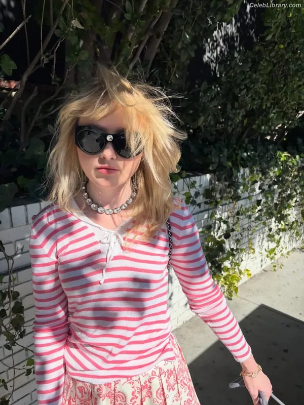 Kathryn Newton photo 16 of 1452