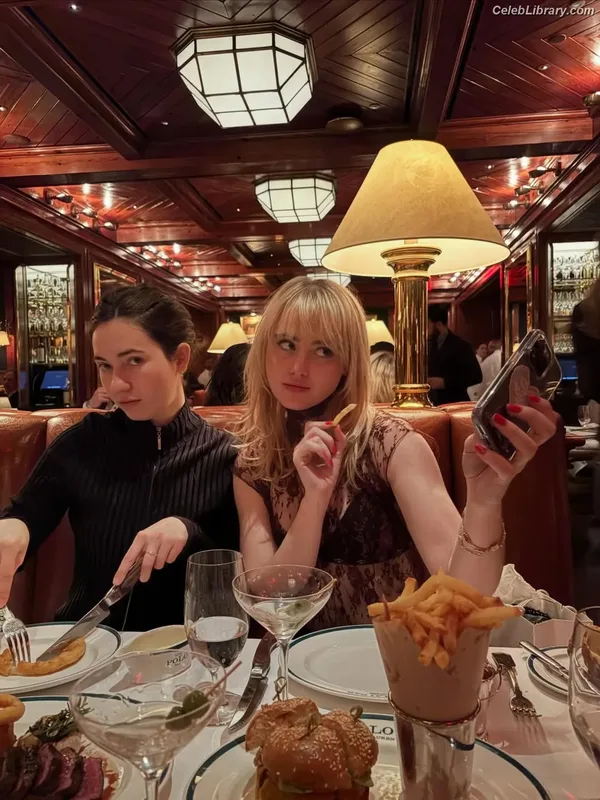 Kathryn Newton photo 19 of 1452
