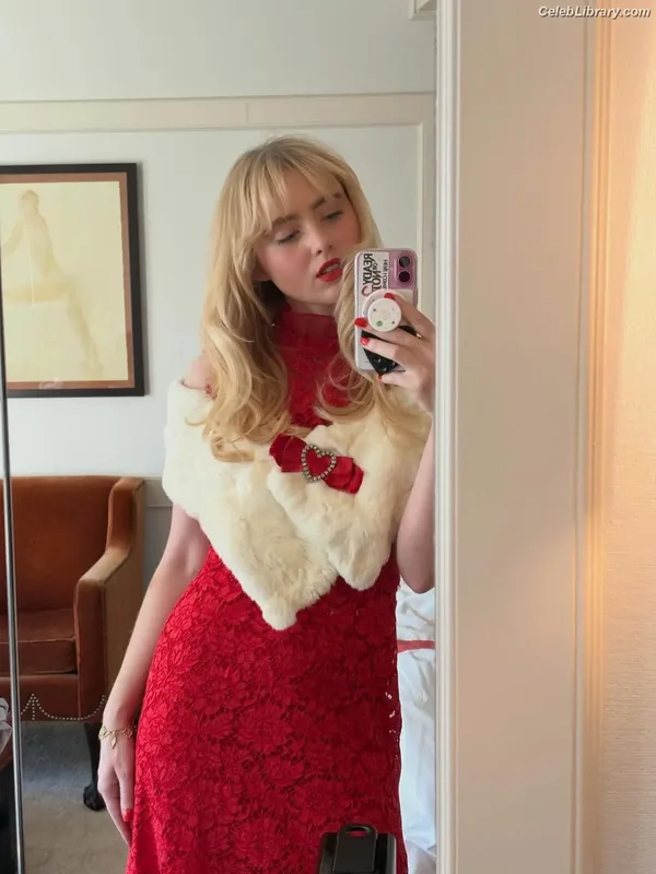 Kathryn Newton photo 24 of 1452