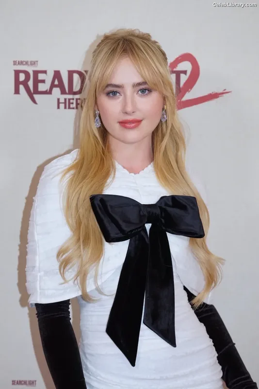 Kathryn Newton photo 23 of 1452