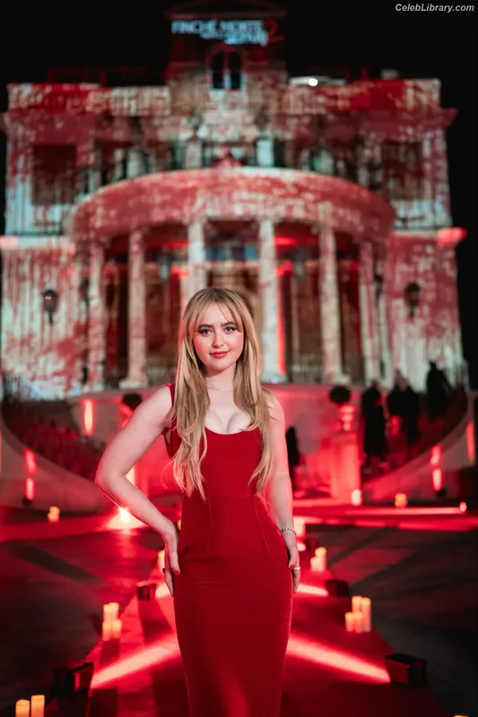 Kathryn Newton photo 5 of 1452