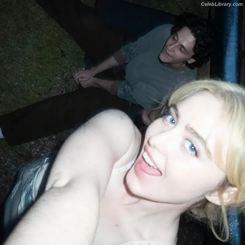Kathryn Newton photo 15 of 1452