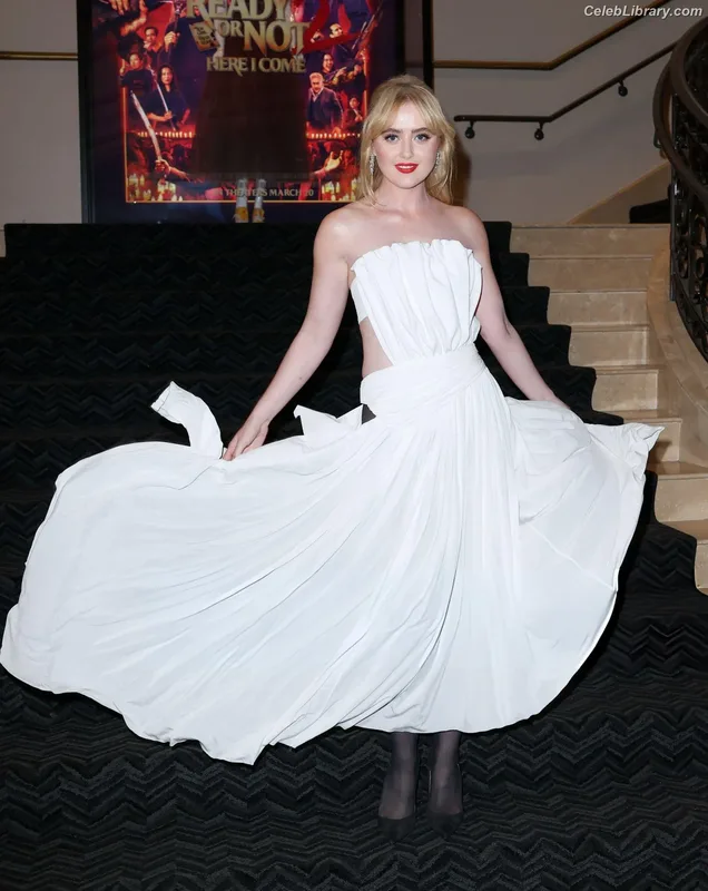 Kathryn Newton photo 3 of 1452