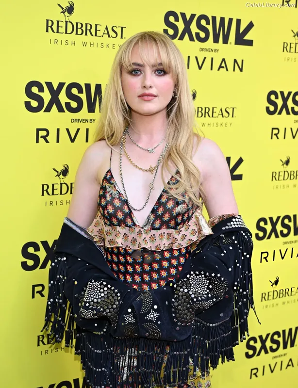 Kathryn Newton photo 12 of 1452