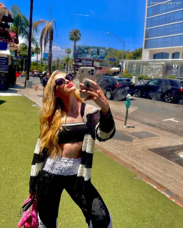 Kathryn Newton photo 10 of 1452