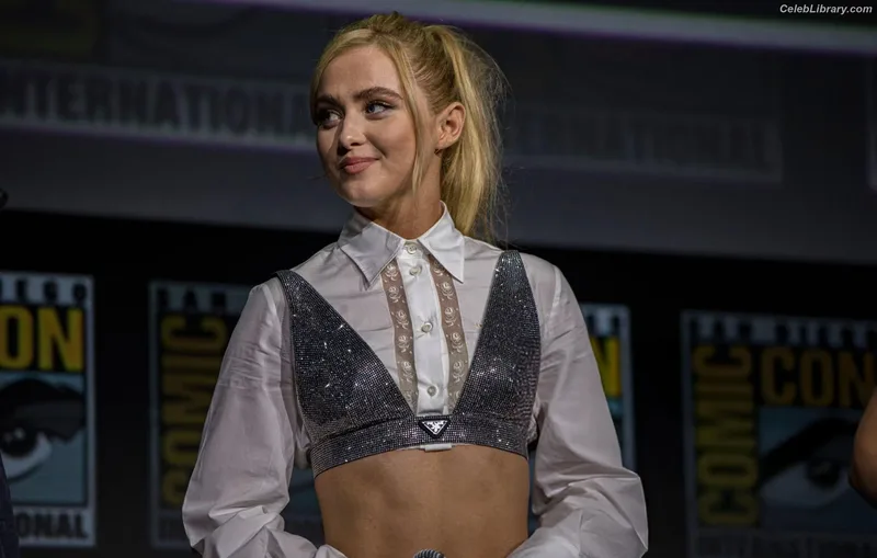 Kathryn Newton photo 22 of 1452
