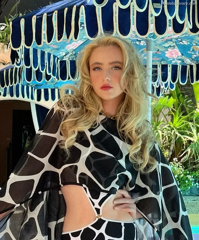 Kathryn Newton photo 14 of 1452