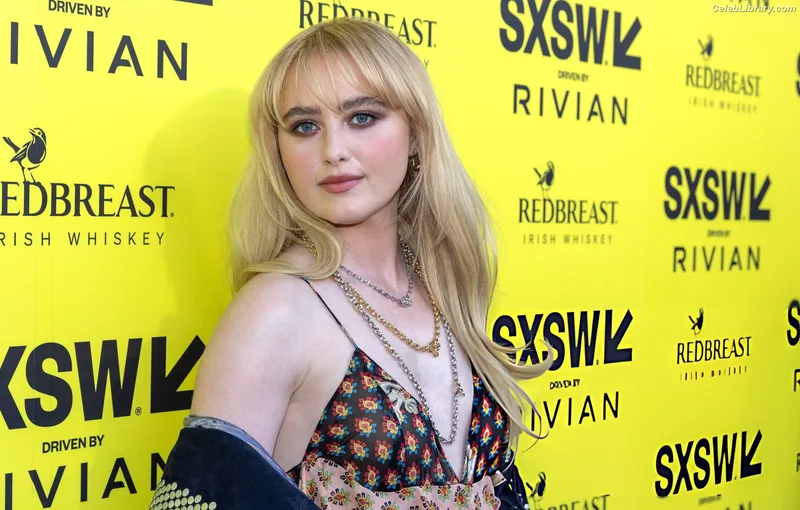 Kathryn Newton photo 24 of 1452