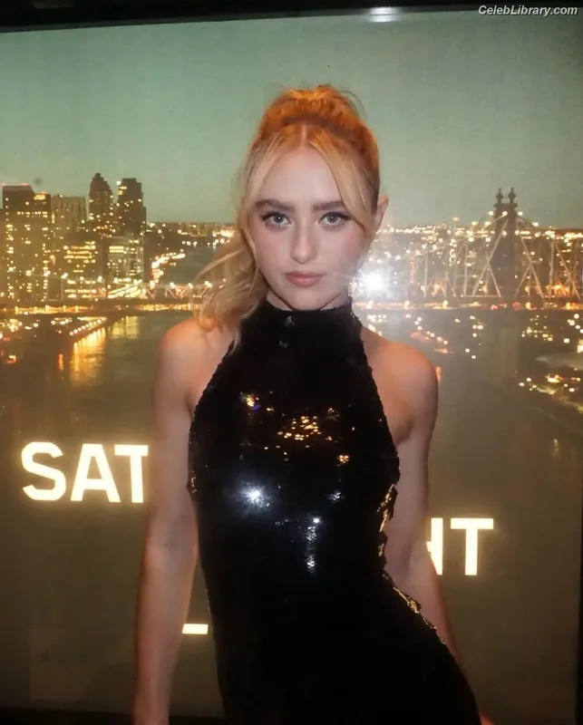 Kathryn Newton photo 18 of 1452