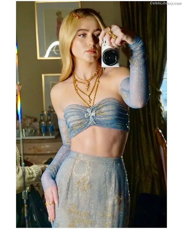 Kathryn Newton photo 21 of 1452