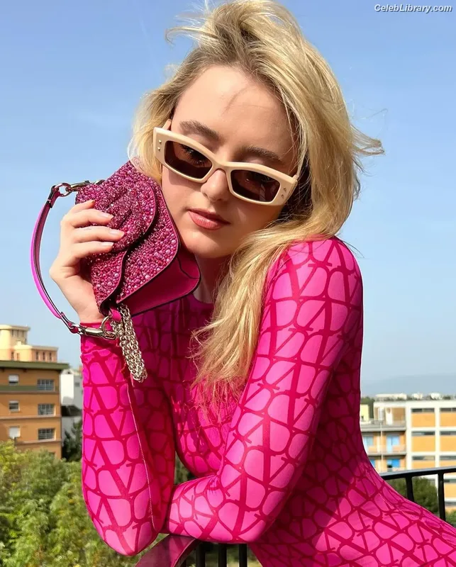 Kathryn Newton photo 4 of 1452