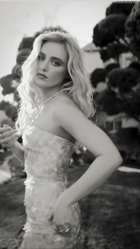 Kathryn Newton photo 5 of 1452