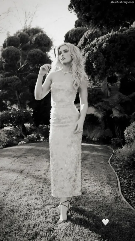 Kathryn Newton photo 6 of 1452