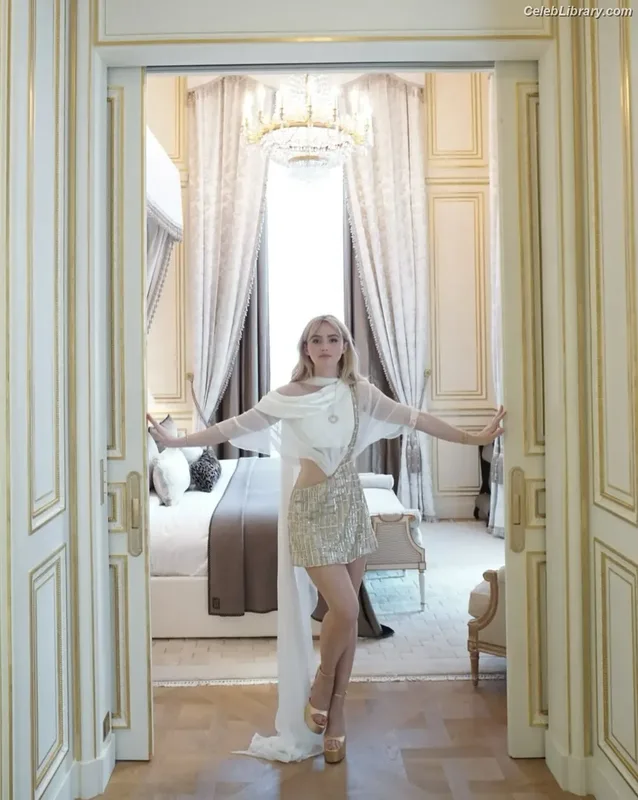 Kathryn Newton photo 13 of 1452