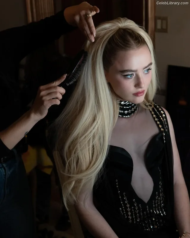 Kathryn Newton photo 2 of 1452