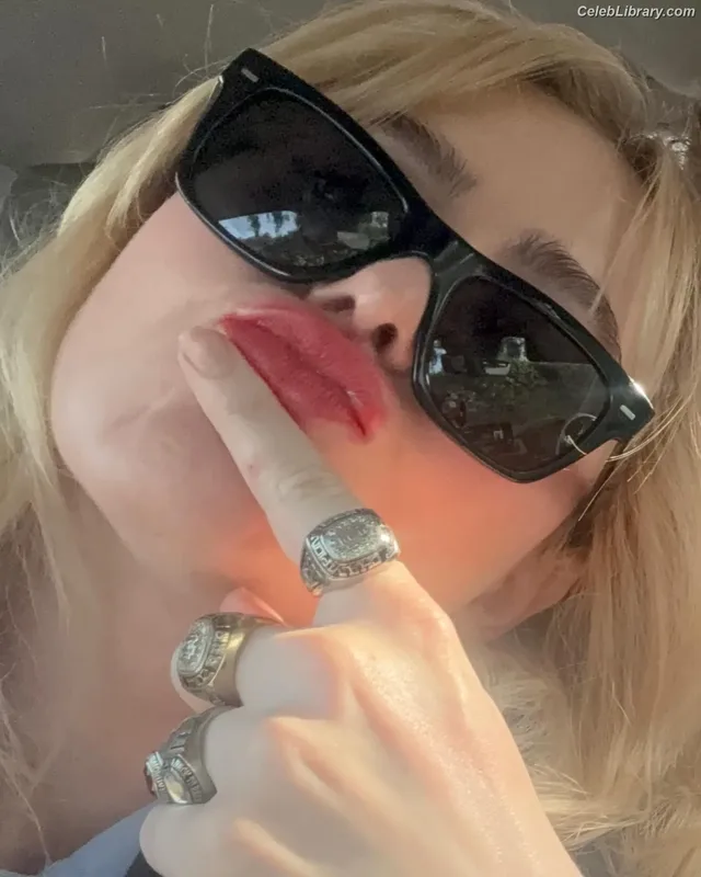 Kathryn Newton photo 10 of 1452