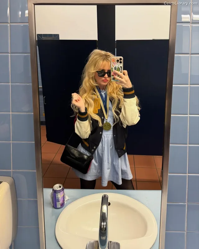 Kathryn Newton photo 14 of 1452
