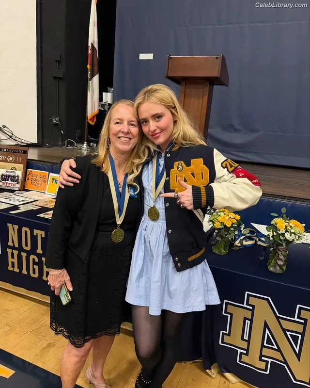 Kathryn Newton photo 16 of 1452