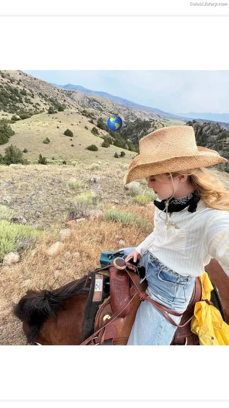 Kathryn Newton photo 20 of 1452