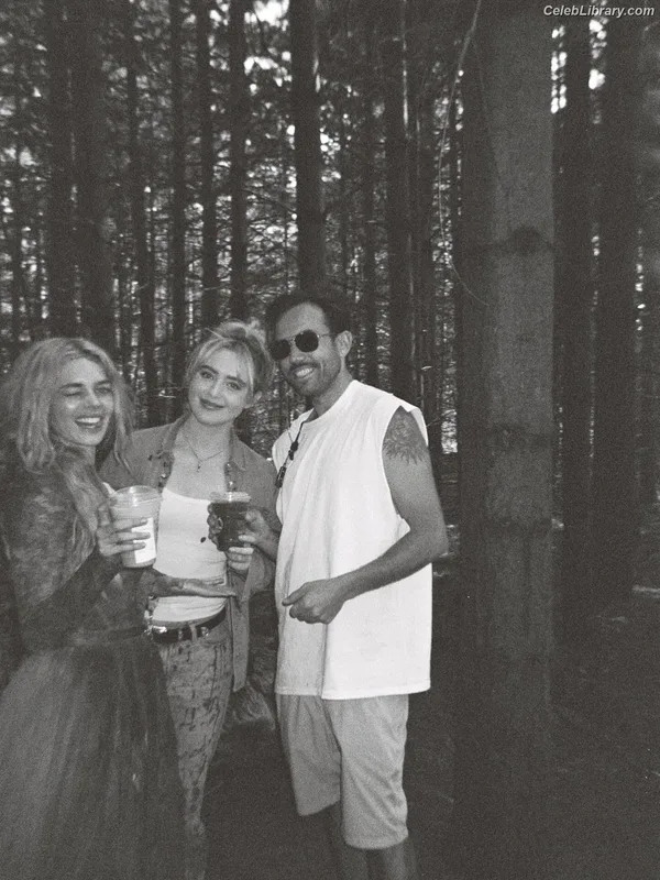 Kathryn Newton photo 12 of 1452