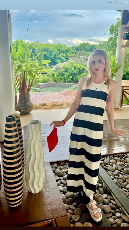 Kathryn Newton photo 16 of 1452