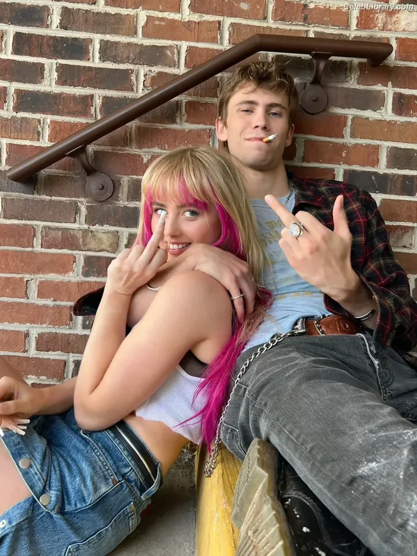 Kathryn Newton photo 22 of 1452