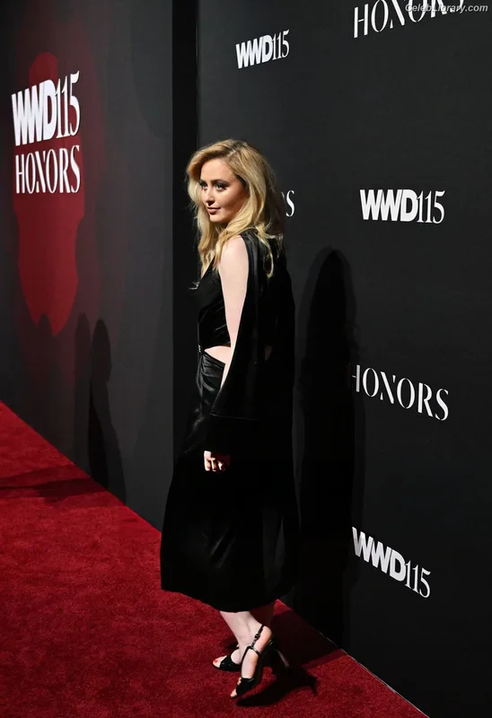 Kathryn Newton photo 17 of 1452