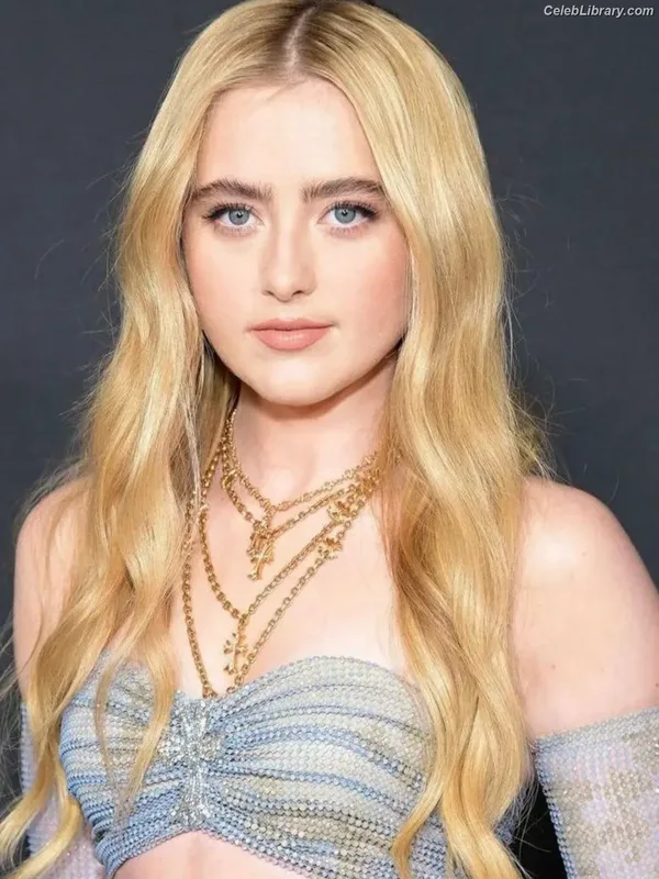 Kathryn Newton photo 22 of 1452