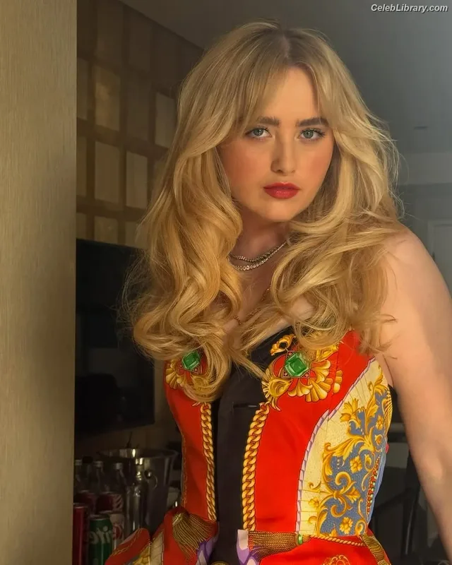 Kathryn Newton photo 7 of 1452
