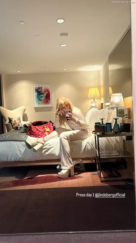 Kathryn Newton photo 14 of 1452