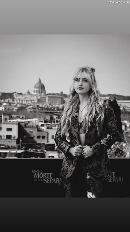 Kathryn Newton photo 8 of 1452